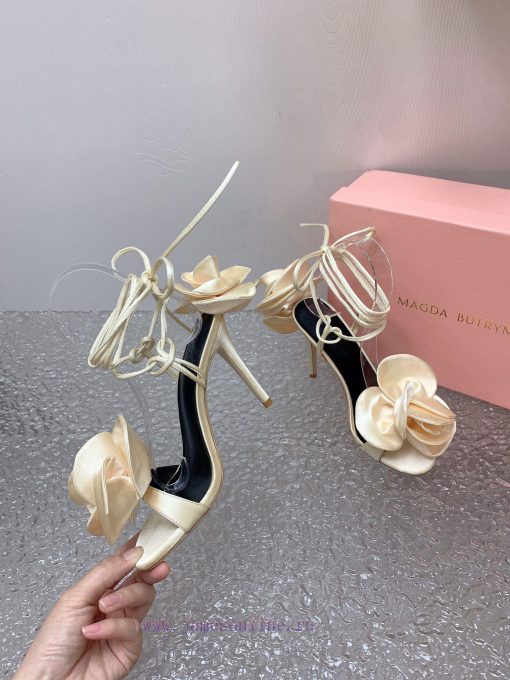 Magda Butrym Create a contemporary perspective of Romanticism, balancing low-key and traditi9w6qgyv9 - Image 6