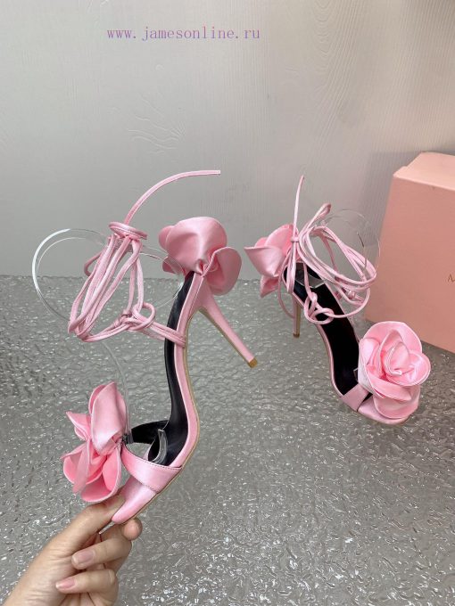 Magda Butrym Create a contemporary perspective of Romanticism, balancing low-key and traditihteom0q5 - Image 6