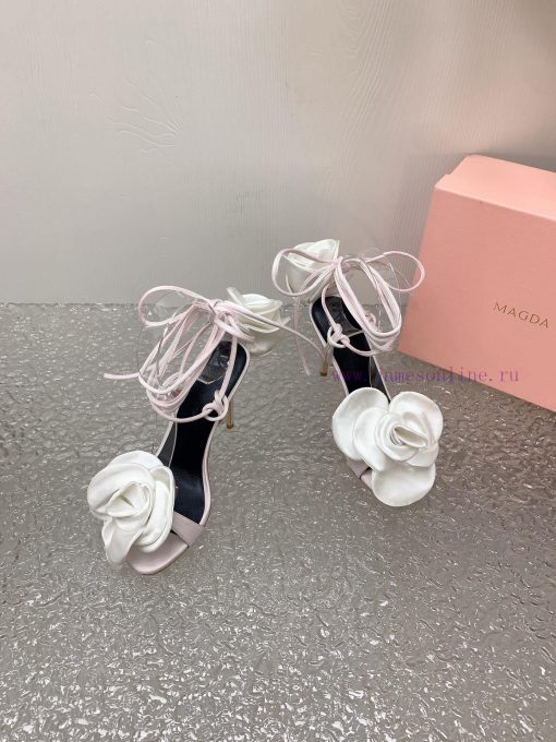 Magda Butrym Create a contemporary perspective of Romanticism, balancing low-key and traditibgrawhtj - Image 4