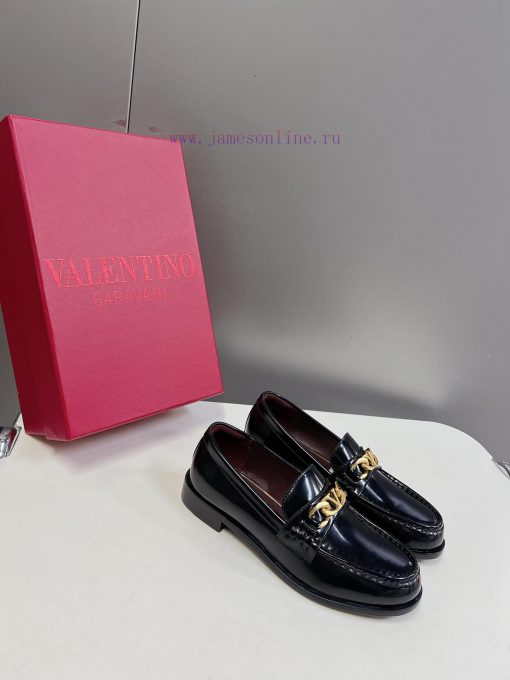 2024 Spring/Summer New Product V-Button Unisex loafers Single ShoesValentin Garavani's class5aez2dp2 - Image 3