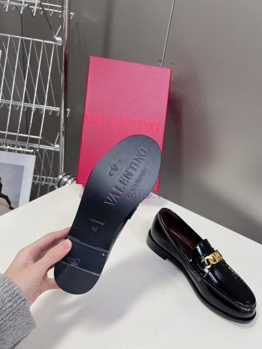 2024 Spring/Summer New Product V-Button Unisex loafers Single ShoesValentin Garavani's class5aez2dp2 - Image 10