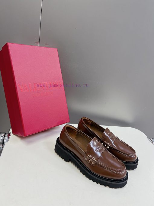 2024 Spring/Summer New Product V-Button Unisex loafers Single ShoesValentino Garavani's clasykumq3sa - Image 3