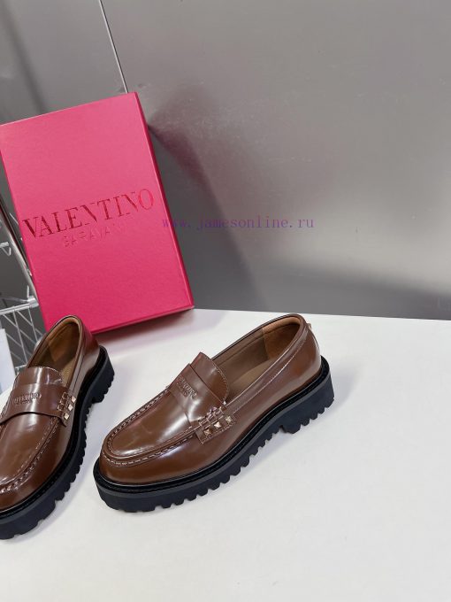 2024 Spring/Summer New Product V-Button Unisex loafers Single ShoesValentino Garavani's clasykumq3sa - Image 4