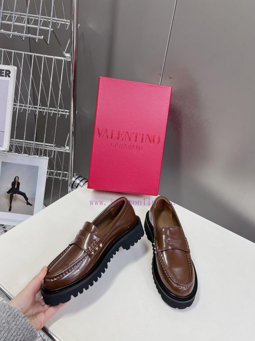 2024 Spring/Summer New Product V-Button Unisex loafers Single ShoesValentino Garavani's clasykumq3sa - Image 5