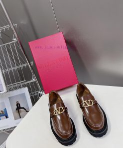 2024 Spring/Summer New Product V-Button Unisex loafers Single ShoesValentino Garavani's clashfsm95c7
