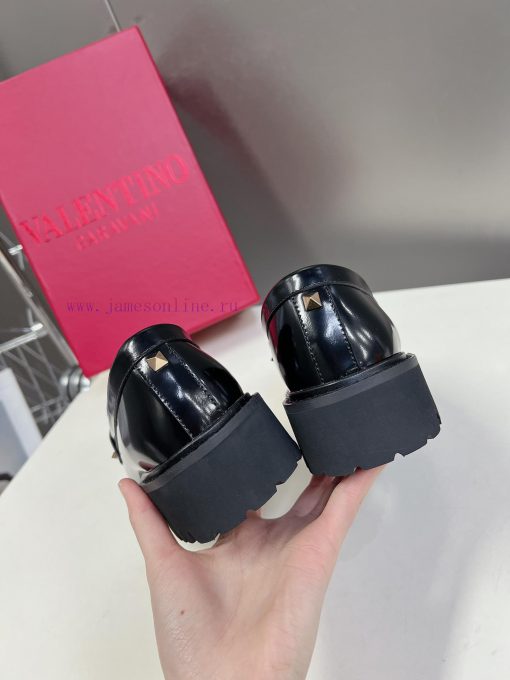 2024 Spring/Summer New Product V-Button Unisex loafers Single ShoesValentino Garavani's clas9t57djag - Image 10