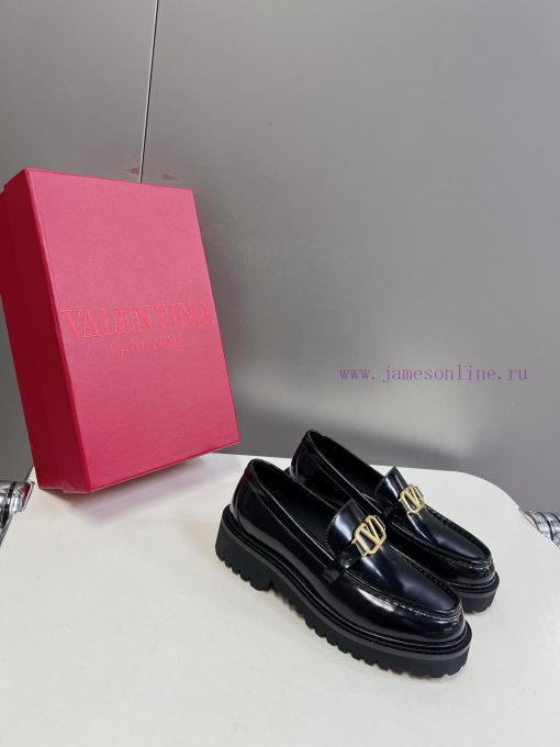 2024 Spring/Summer New Product V-Button Unisex loafers Single ShoesValentino Garavani's clas1h48v889 - Image 3