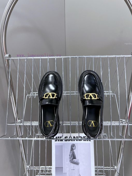 2024 Spring/Summer New Product V-Button Unisex loafers Single ShoesValentino Garavani's clas1h48v889 - Image 7