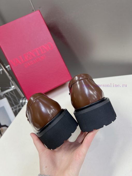 2024 Spring/Summer New Product V-Button Unisex loafers Single ShoesValentino Garavani's clashfsm95c7 - Image 10