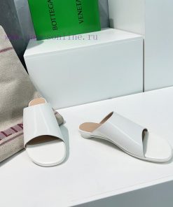 Bottega Veneta's 2024BV brand new deep mouth candy colored round toe round heel flat bottome2ol6yde4