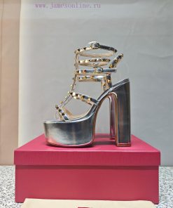 Valentino Paris Fashion Week 2024 Spring/Summer Show Collection 2024 New Valentino Hentian Hbpsub7xw