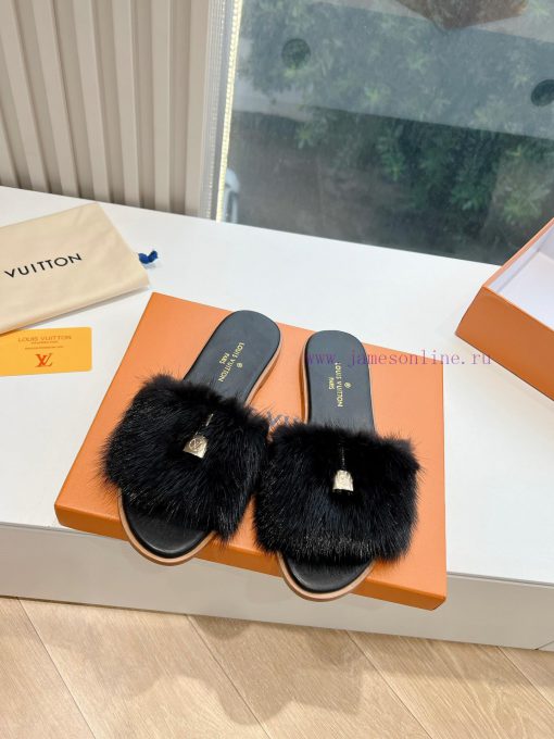Top tierLouis Vuitton LV wool mopLimited edition home hotel slippers made of fur and top-quaqrtj1ax1 - Image 5