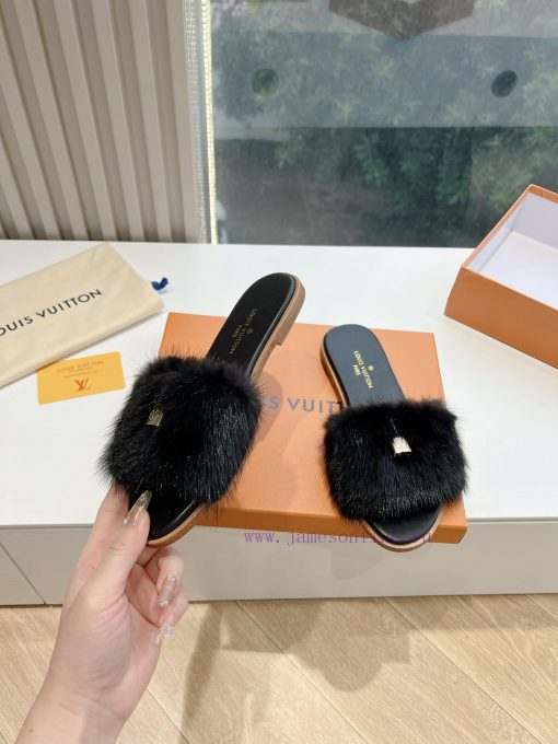 Top tierLouis Vuitton LV wool mopLimited edition home hotel slippers made of fur and top-quaqrtj1ax1 - Image 6