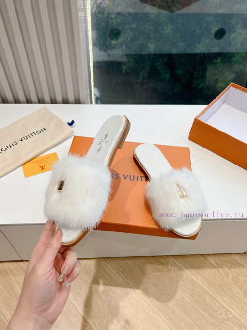 Top tierLouis Vuitton LV wool mopLimited edition home hotel slippers made of fur and top-qua2y65tu2p - Image 6