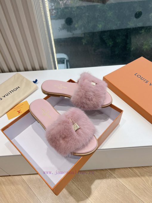 Top tierLouis Vuitton LV wool mopLimited edition home hotel slippers made of fur and top-quavikiiuec - Image 3