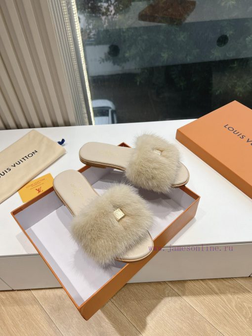 Top tierLouis Vuitton LV wool mopLimited edition home hotel slippers made of fur and top-qua70ulgq3k - Image 3