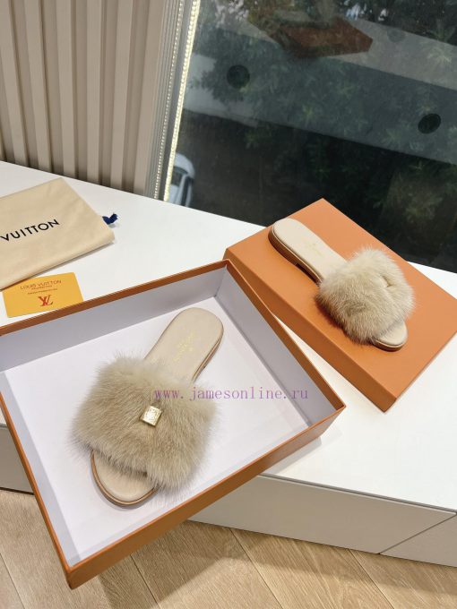 Top tierLouis Vuitton LV wool mopLimited edition home hotel slippers made of fur and top-qua70ulgq3k - Image 4