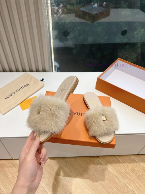 Top tierLouis Vuitton LV wool mopLimited edition home hotel slippers made of fur and top-qua70ulgq3k - Image 6
