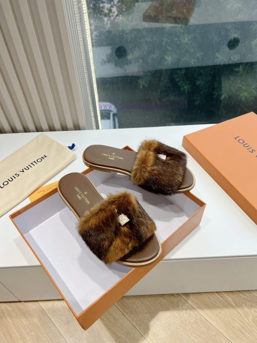 Top tierLouis Vuitton LV wool mopLimited edition home hotel slippers made of fur and top-quapd7du1my - Image 3