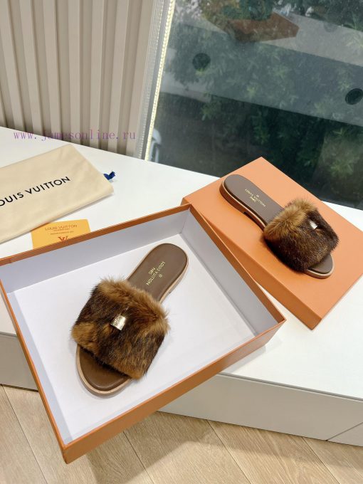 Top tierLouis Vuitton LV wool mopLimited edition home hotel slippers made of fur and top-quapd7du1my - Image 4