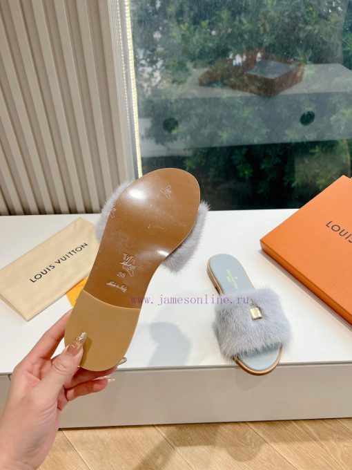 Top tierLouis Vuitton LV wool mopLimited edition home hotel slippers made of fur and top-quasu2sgwat - Image 10