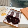 Top tierLouis Vuitton LV wool mopLimited edition home hotel slippers made of fur and top-qua9e98s6k6