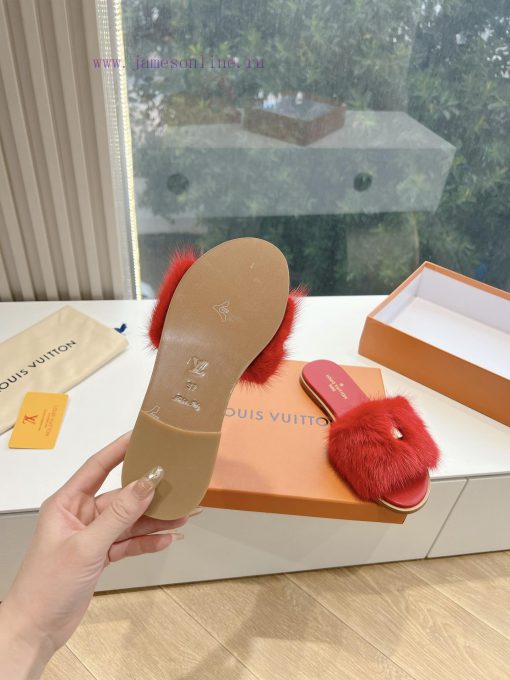 Top tierLouis Vuitton LV wool mopLimited edition home hotel slippers made of fur and top-quagmkyatvp - Image 10