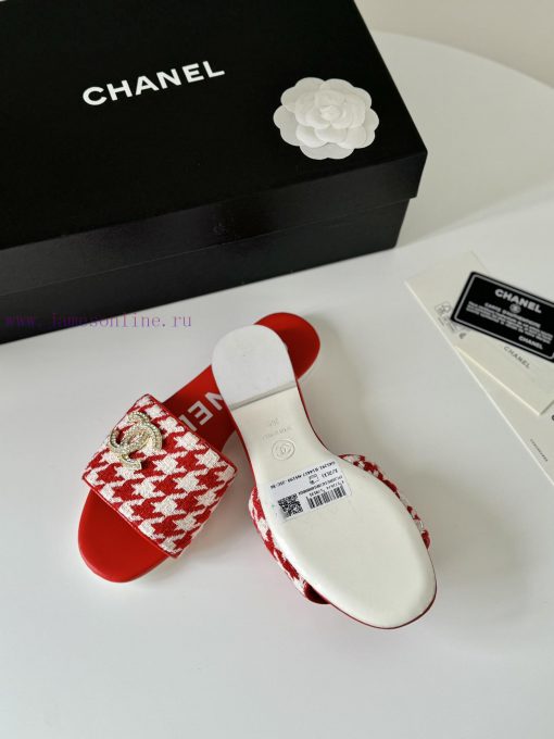 Chanel's new double buckle slippersThis season's honey looks so good when dragged on footTheg7bg79hh - Image 6