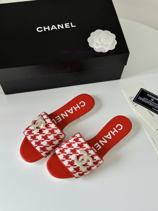 Chanel's new double buckle slippersThis season's honey looks so good when dragged on footTheg7bg79hh - Image 7