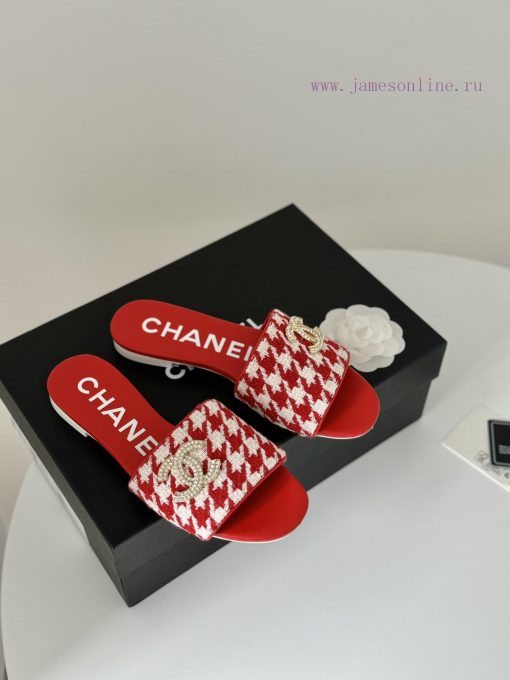 Chanel's new double buckle slippersThis season's honey looks so good when dragged on footTheg7bg79hh - Image 10