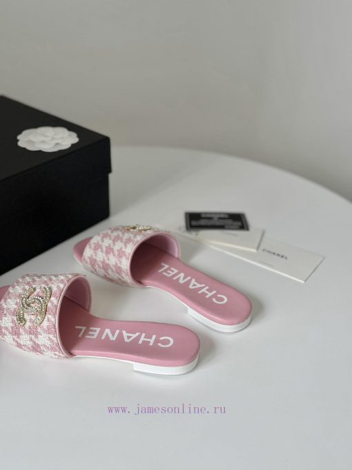 Chanel's new double buckle slippersThis season's honey looks so good when dragged on footThettcgyopf - Image 4
