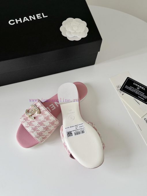 Chanel's new double buckle slippersThis season's honey looks so good when dragged on footThettcgyopf - Image 6