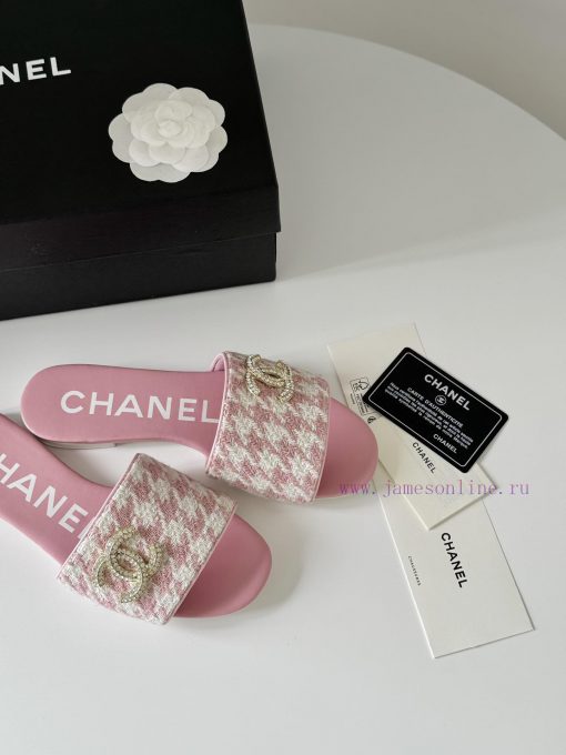 Chanel's new double buckle slippersThis season's honey looks so good when dragged on footThettcgyopf - Image 8