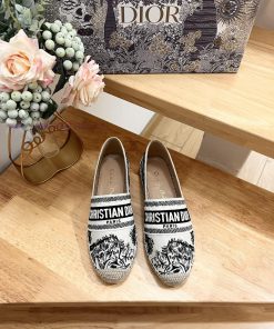 Top Original 11 RemakesDior 2023 Spring/Summer New CollectionPattern ‮ Flower lifting ‬ Thor6s1v80ft