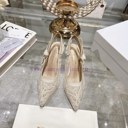 Top tierDior 2024 new season hollowed out carved Mary Jane pointed single shoesThe new Spectod4gje8f