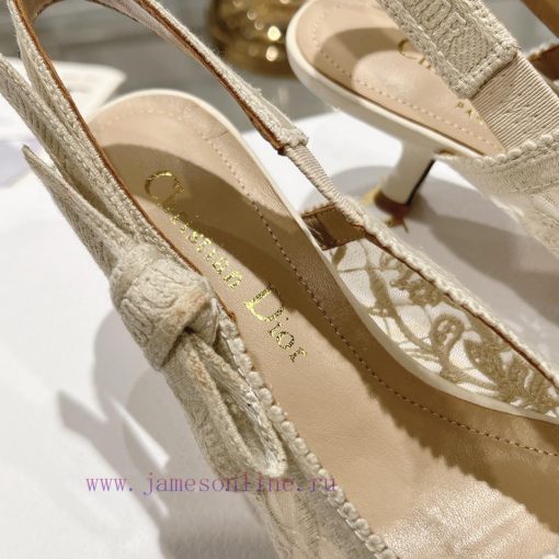 Top tierDior 2024 new season hollowed out carved Mary Jane pointed single shoesThe new Spectod4gje8f - Image 8
