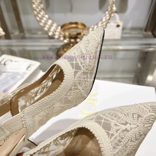 Top tierDior 2024 new season hollowed out carved Mary Jane pointed single shoesThe new Spectod4gje8f - Image 10