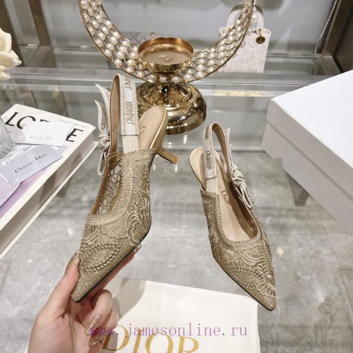 Top tierDior 2024 new season hollowed out carved Mary Jane pointed single shoesThe new Spect6lvhk2jd - Image 3