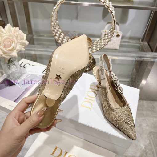 Top tierDior 2024 new season hollowed out carved Mary Jane pointed single shoesThe new Spect6lvhk2jd - Image 10