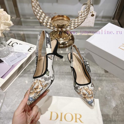 Top tierDior 2024 new season hollowed out carved Mary Jane pointed single shoesThe new Spect4ev0zef2 - Image 3