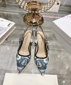 Top tierDior 2024 new season hollowed out carved Mary Jane pointed single shoesThe new Spectlh145qt4