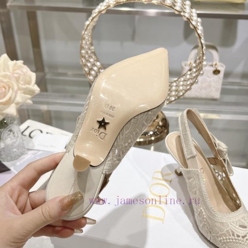 Top tierDior 2024 new season hollowed out carved Mary Jane pointed single shoesThe new Spectvecr0j1n - Image 9