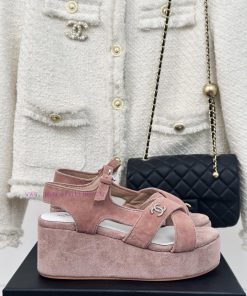 Chanel | Chanel 24C Spring/Summer New ProductsCross strap thick soled sandalsThis year, Gran0hcfhlt0