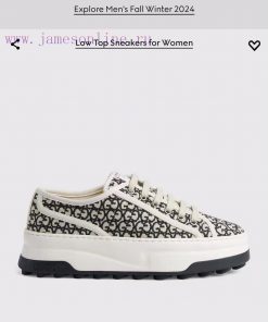 P Women's GUCCI TENNIS 1977 Sports ShoesThe eye-catching silhouette is inspired by the tenni32cx0jl4