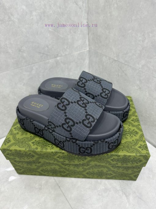 Ladies' GG thick soled slippersGucci women's signature shoes highlight a striking theme withd1du2xnt