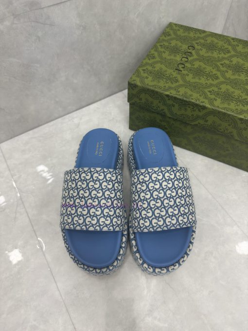Ladies' GG thick soled slippersGucci women's signature shoes highlight a striking theme withyg3q8rwb - Image 3