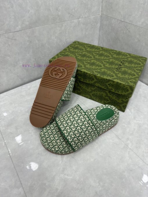P unisex GG slippersGucci women's signature shoes highlight a striking theme with a full bodr8xjruwo - Image 10