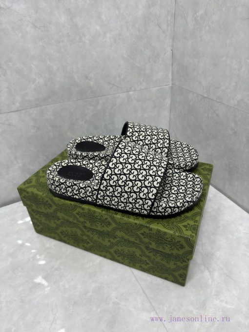 P unisex GG slippersGucci women's signature shoes highlight a striking theme with a full bod23pxqfht - Image 6
