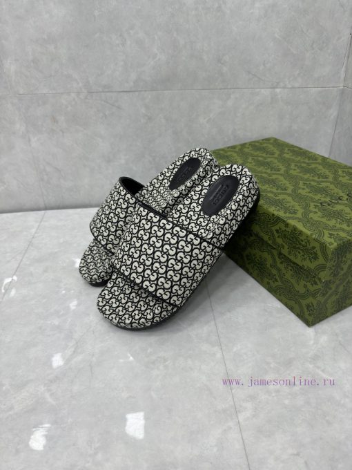 P unisex GG slippersGucci women's signature shoes highlight a striking theme with a full bod23pxqfht - Image 7