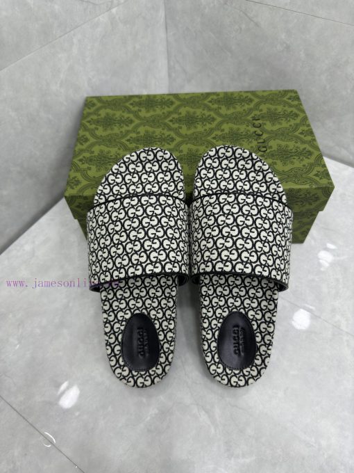 P unisex GG slippersGucci women's signature shoes highlight a striking theme with a full bod23pxqfht - Image 8